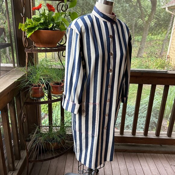 Classic N.R.1 High-Collar Shirtwaist Dress - Picture 6 of 13